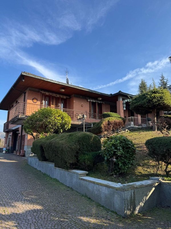 casa indipendente in vendita a Canelli