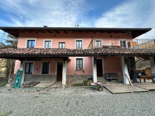 casa indipendente in vendita a Canelli