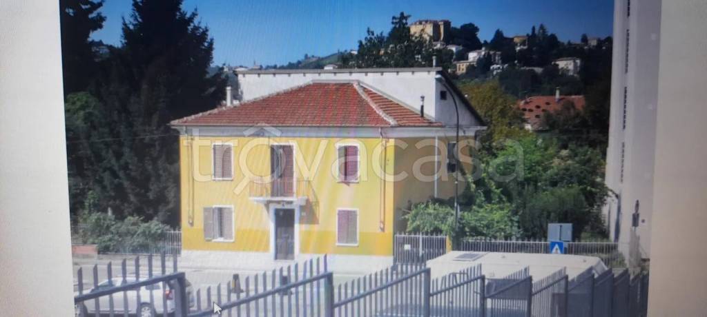 casa indipendente in vendita a Canelli