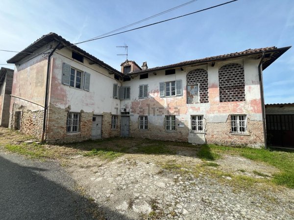 casale in vendita a Canelli