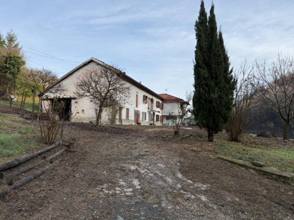 casa indipendente in vendita a Canelli