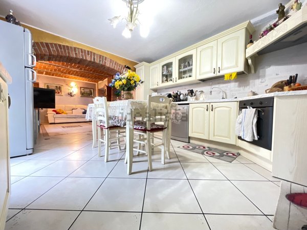 casa indipendente in vendita a Canelli