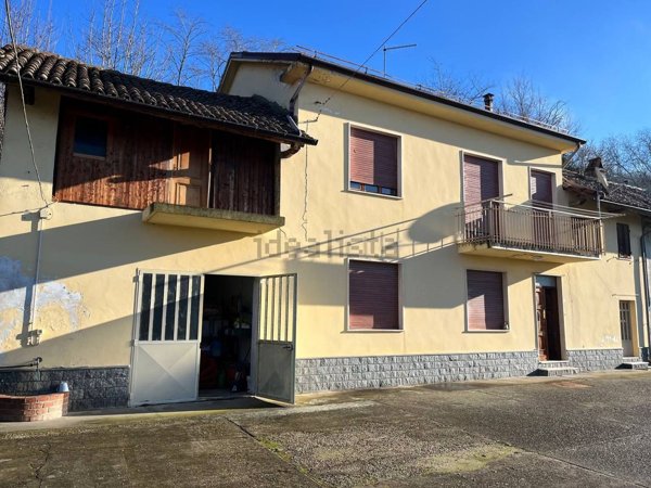 casa indipendente in vendita a Canelli