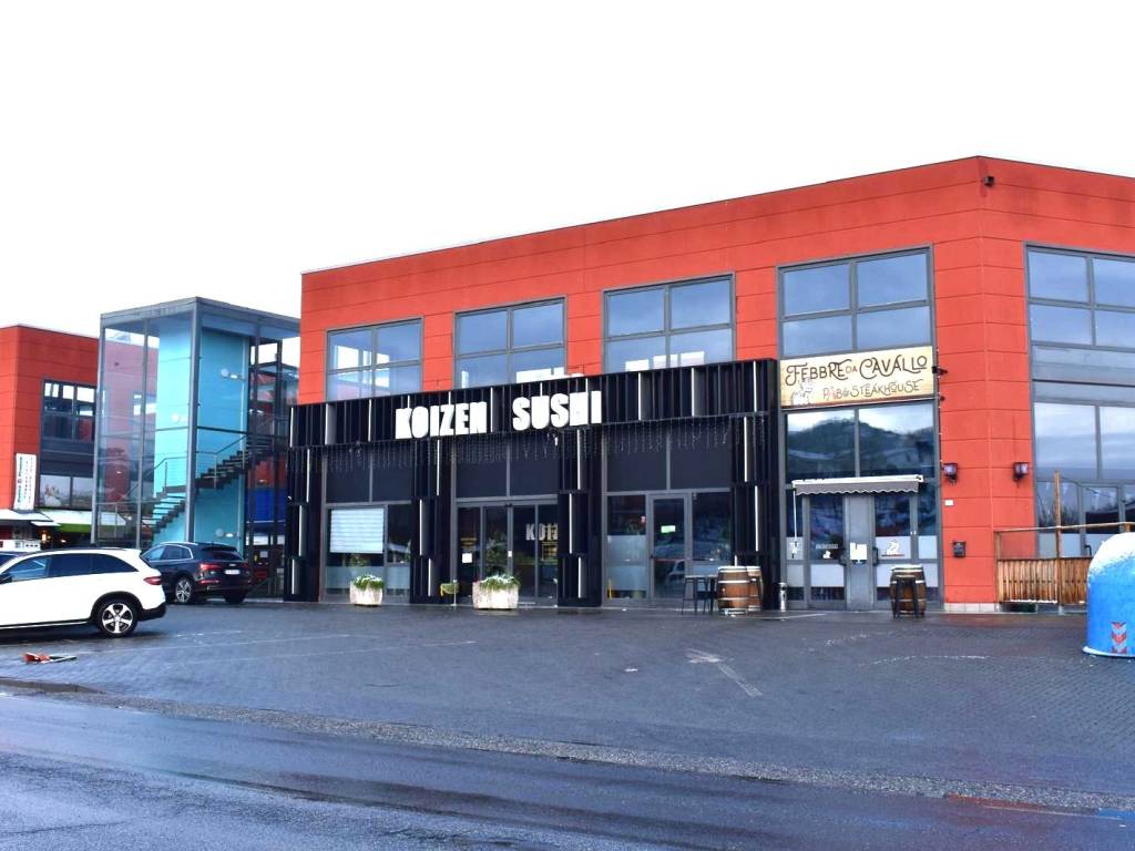 locale commerciale in vendita a Canelli