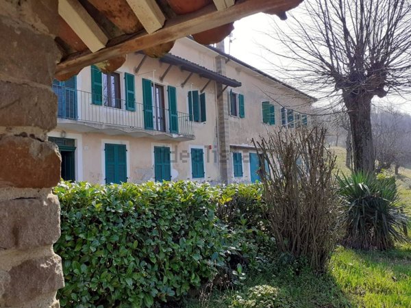 esavano in vendita a Canelli