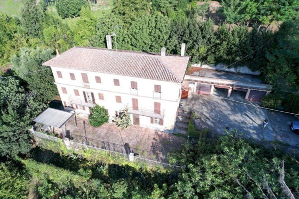 casale in vendita a Canelli