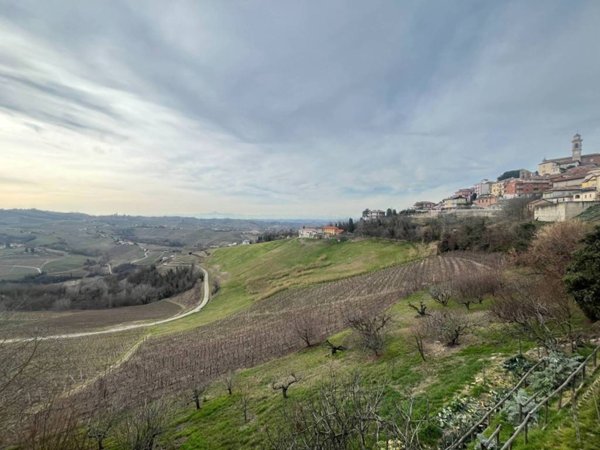 casa indipendente in vendita a Canelli