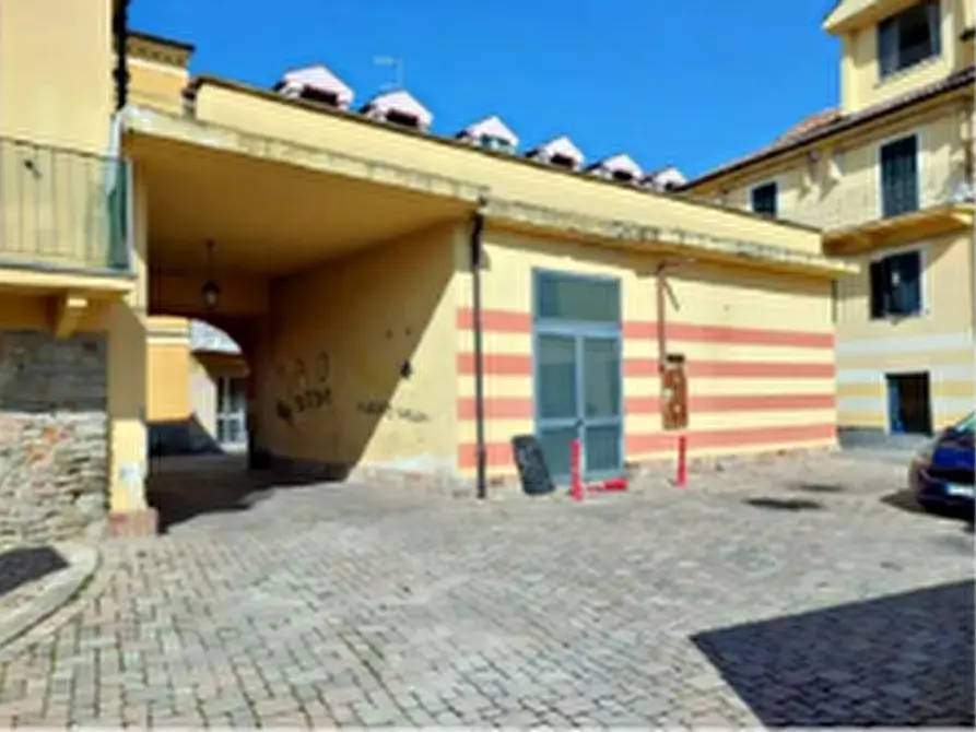 negozio in vendita a Canelli