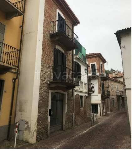 locale commerciale in vendita a Canelli