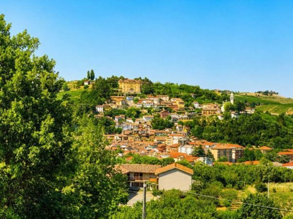 casa indipendente in vendita a Canelli