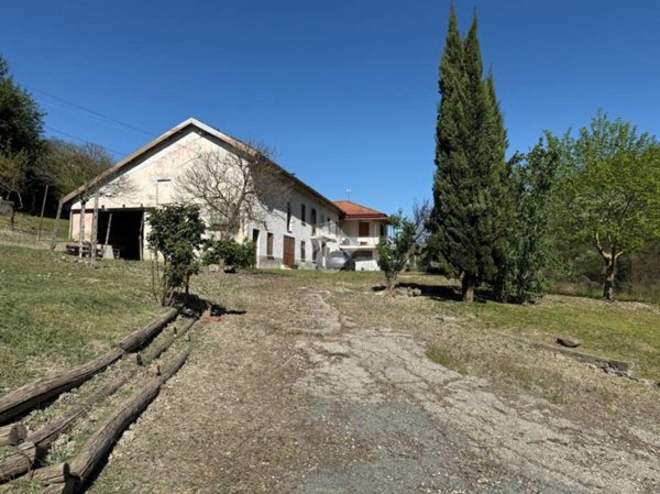 casa indipendente in vendita a Canelli