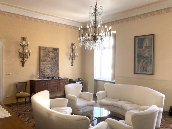 casa indipendente in vendita a Canelli