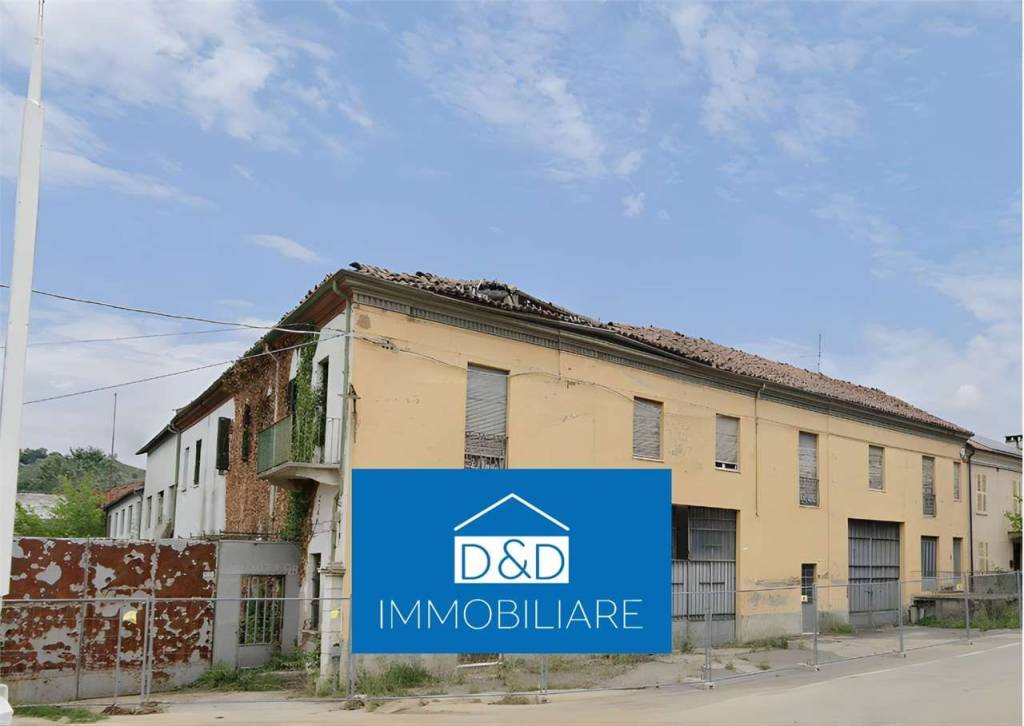 locale commerciale in vendita a Canelli