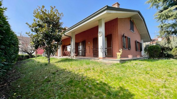 casa indipendente in vendita a Canelli