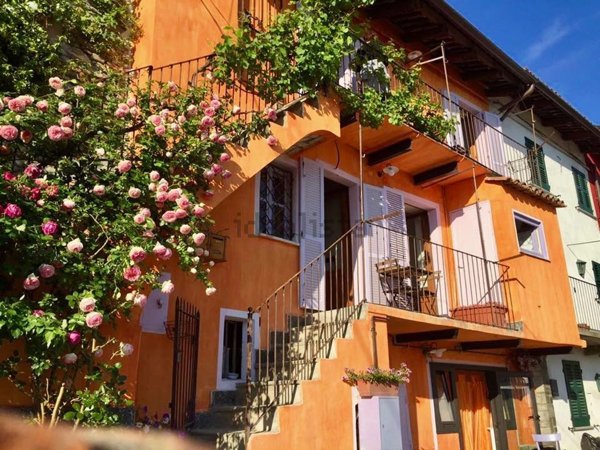 casa indipendente in vendita a Canelli