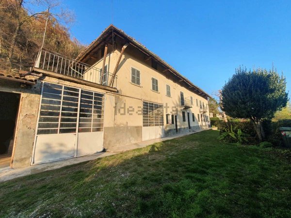 casa indipendente in vendita a Canelli