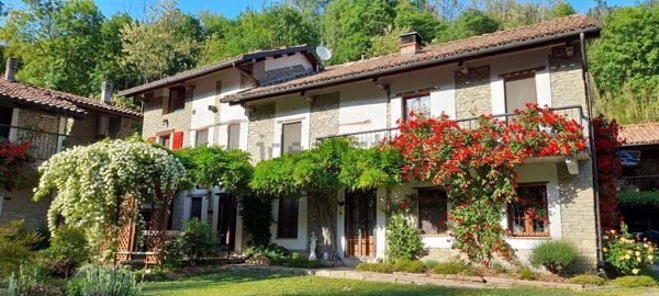 casa indipendente in vendita a Canelli