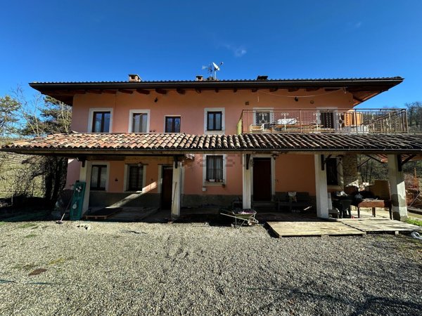 casa indipendente in vendita a Canelli