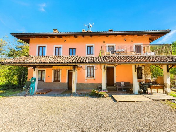 casa indipendente in vendita a Canelli