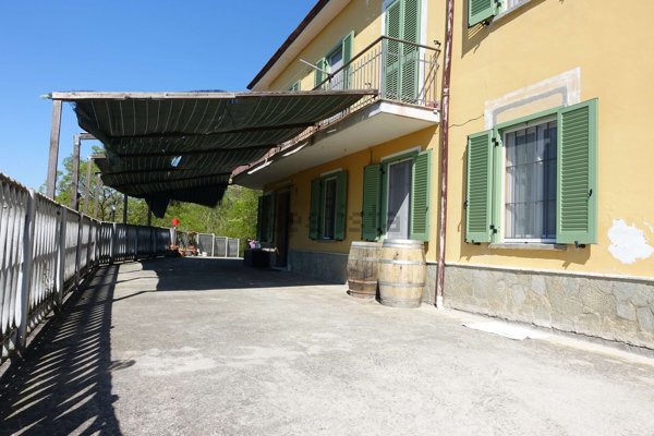 casale in vendita a Canelli