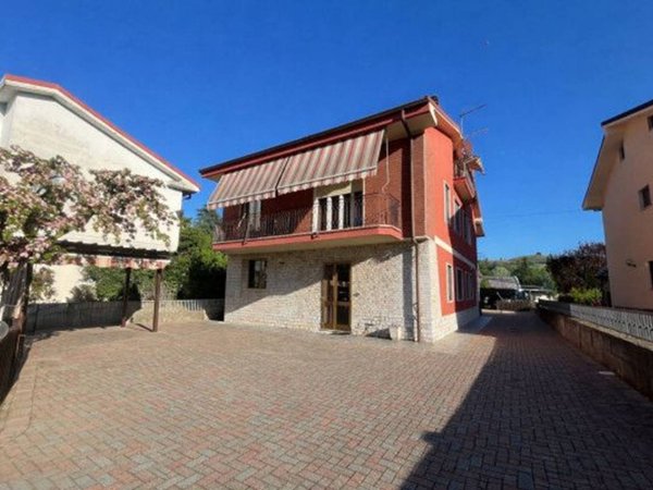 casa indipendente in vendita a Canelli