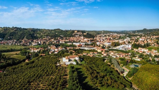 casale in vendita a Canelli