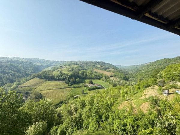 casa indipendente in vendita a Canelli