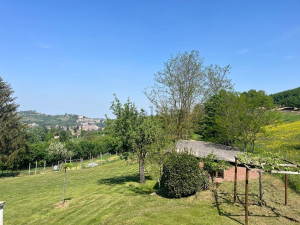 casa indipendente in vendita a Canelli