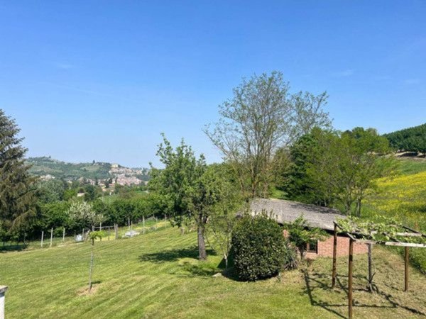 casa indipendente in vendita a Canelli
