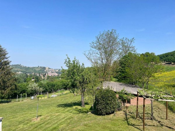 casa indipendente in vendita a Canelli