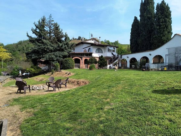 casa indipendente in vendita a Canelli