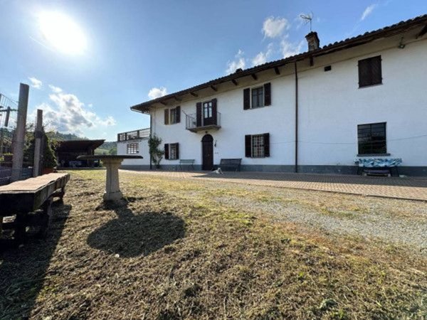 casa indipendente in vendita a Canelli