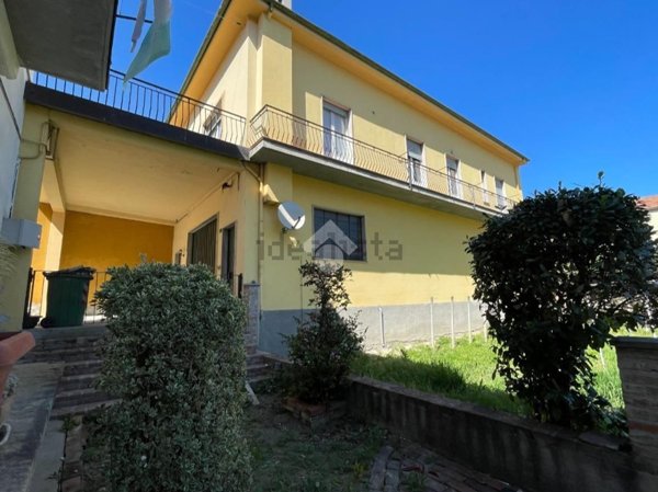 casa indipendente in vendita a Canelli