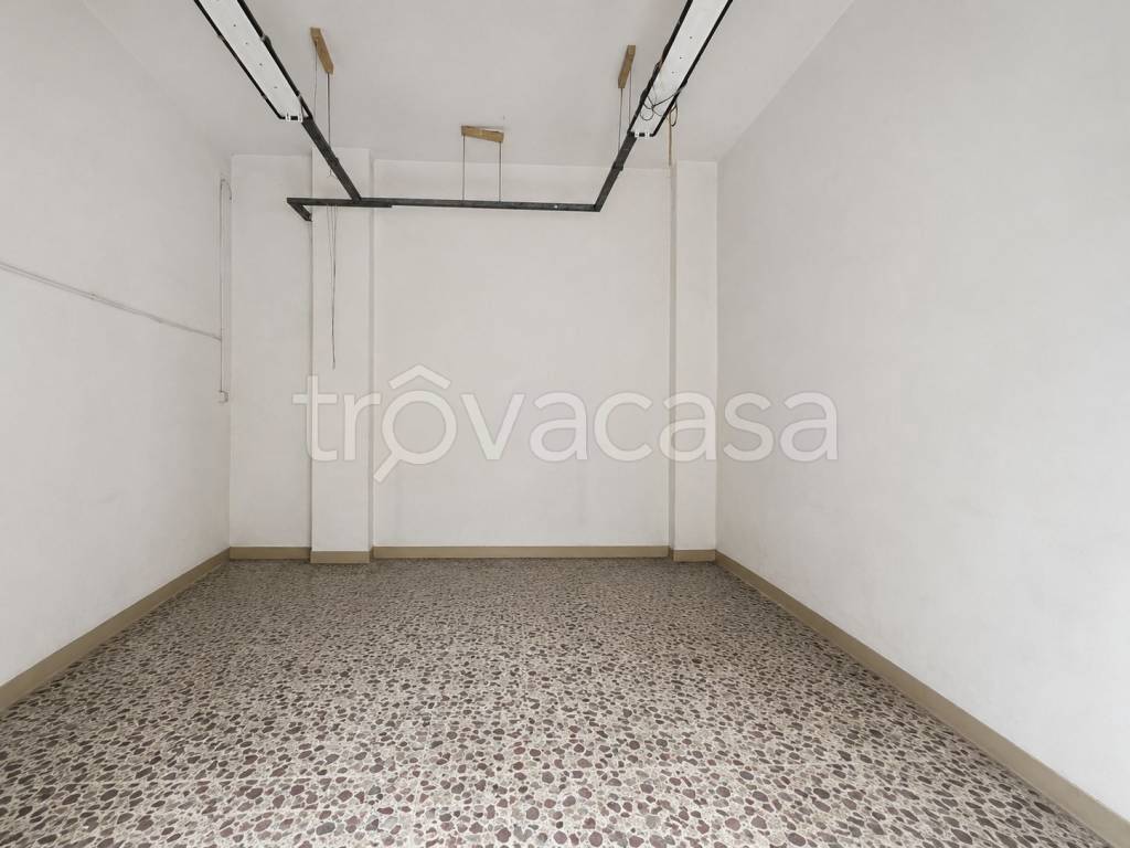locale di sgombero in vendita a Canelli