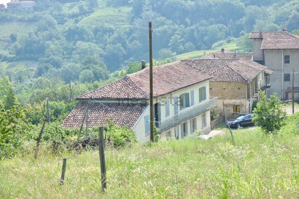 casale in vendita a Canelli
