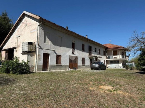 casa indipendente in vendita a Canelli