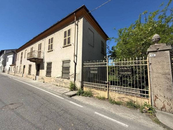 casa indipendente in vendita a Canelli
