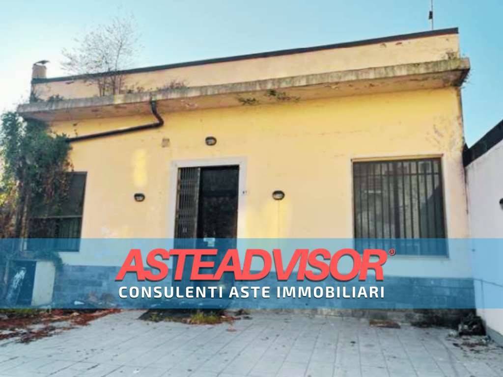 negozio in vendita a Canelli