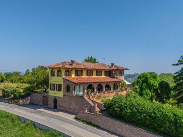 casa indipendente in vendita a Canelli