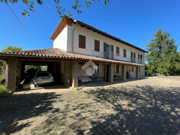 casa indipendente in vendita a Canelli
