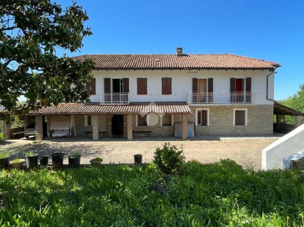 casa indipendente in vendita a Canelli