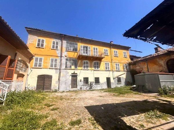 casa indipendente in vendita a Canelli