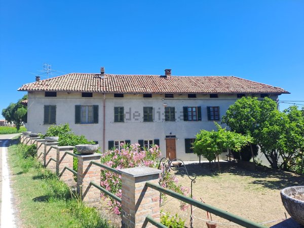 casa indipendente in vendita a Canelli