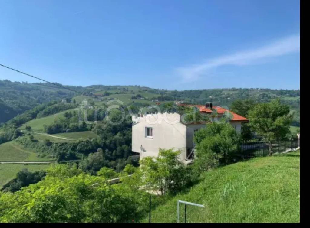 casa indipendente in vendita a Canelli