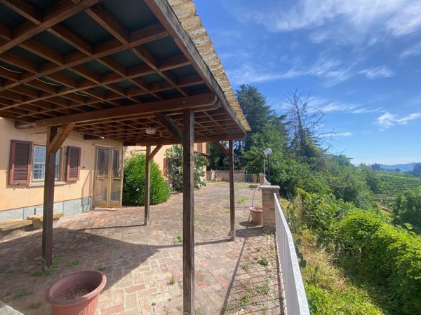 casa indipendente in vendita a Canelli