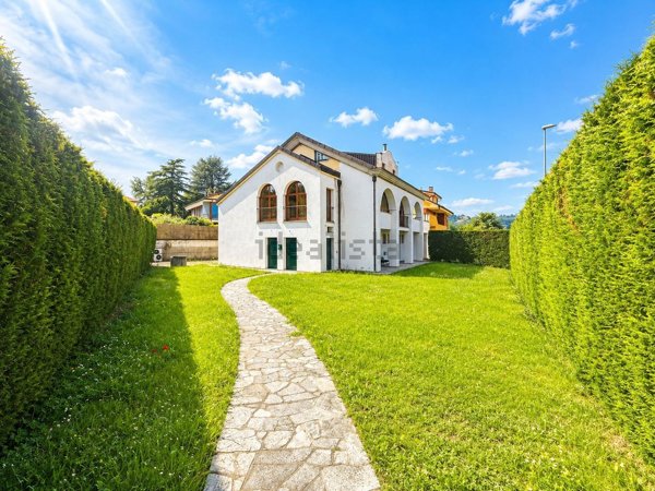 casa indipendente in vendita a Canelli