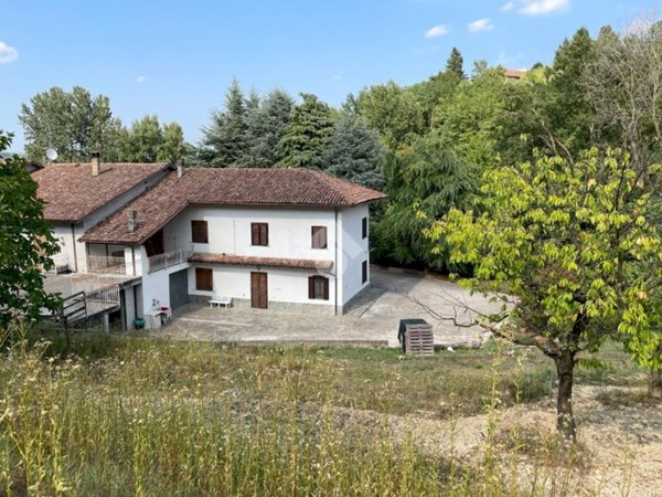 casa indipendente in vendita a Canelli