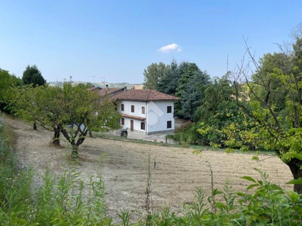 casa indipendente in vendita a Canelli