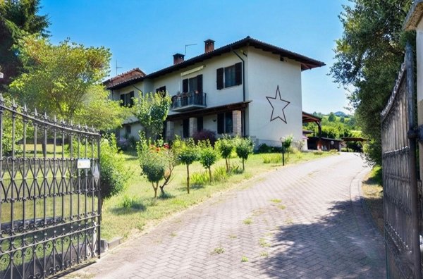 casale in vendita a Canelli