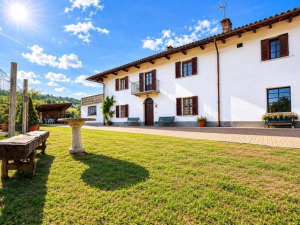 casa indipendente in vendita a Canelli